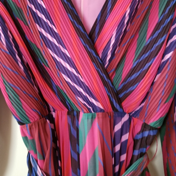 TALULAH Sugar and Spice Pleated Mini Dress - Picture 11 of 16